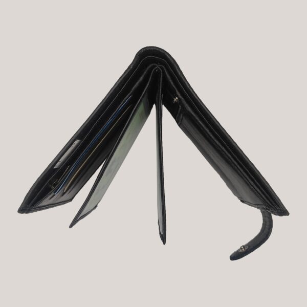 Classic men's leather wallet Classic men's leather wallet
