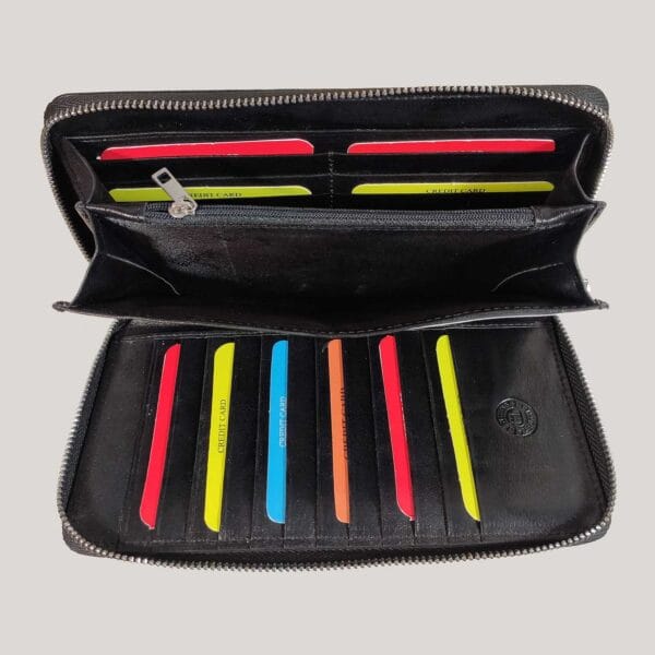 Talpi odinė piniginė-delninė GL - juoda (3) Talpi odinė piniginė-delninė GL - juoda (3)