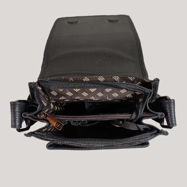 Vyriška odinė rankinė Gajane - juoda (8) Vyriška odinė rankinė Gajane - juoda (8)