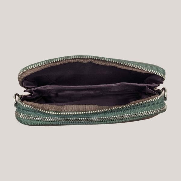 Moteriška eko odos rankinė Moretti - žalia (2) Moteriška eko odos rankinė Moretti - žalia (2)