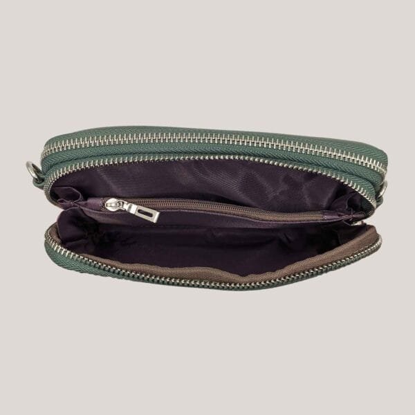 Moteriška eko odos rankinė Moretti - žalia (3) Moteriška eko odos rankinė Moretti - žalia (3)