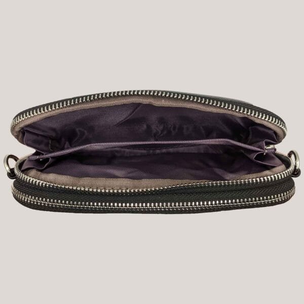 Moteriška eko odos rankinė Moretti - juoda (3) Moteriška eko odos rankinė Moretti - juoda (3)